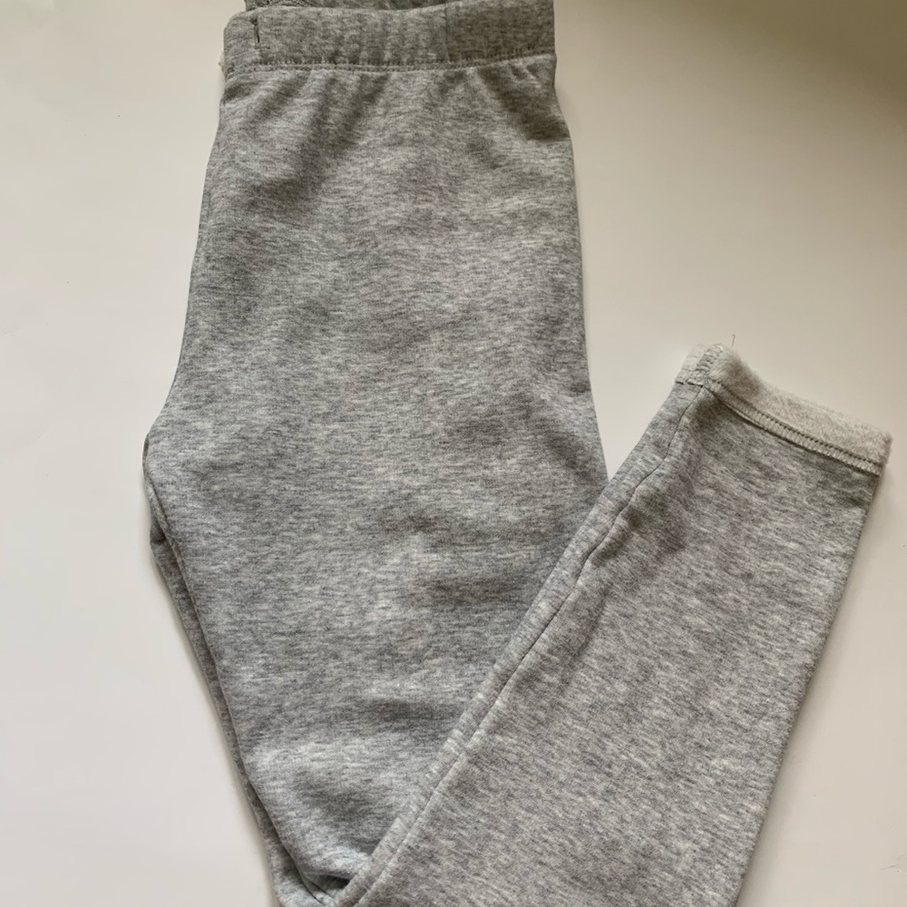 Girls SO soft leggings size 12.
